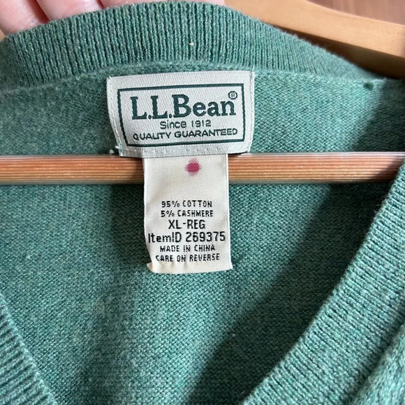 Vintage L.L. Bean Men’s Cashmere Sweater Vest XL Green V-Neck Grandpa Sleeveless - Picture 3 of 5